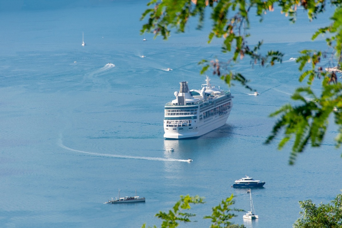 ferry-4607185_1920.jpg