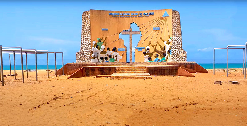 Blog_decouverte_Benin_ouidah_memorial_du_grand_jubile_de_l_an_20001003.jpg