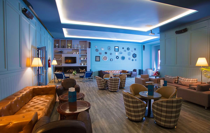 kenzi_agdal_medina_bar_bleu_.jpg